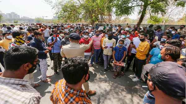 रेमडेसिवीर की बिक्री में 2,000 फीसदी का इजाफा रेमडेसिवीर की बिक्री में 2,000 फीसदी का इजाफा