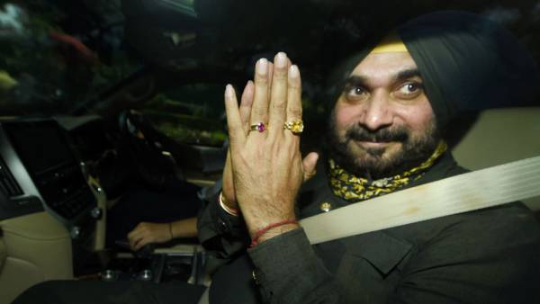 गैरइरादतन हत्या का केस, सांसदी से इस्तीफा