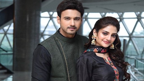 यश के लिए नुसरत ने केक पर लिखवाया- हसबैंड और डैड