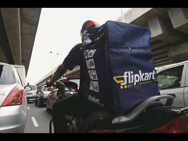 iPhone 12 नहीं पैकेट से निकली ये 5 रुपये की चीज 