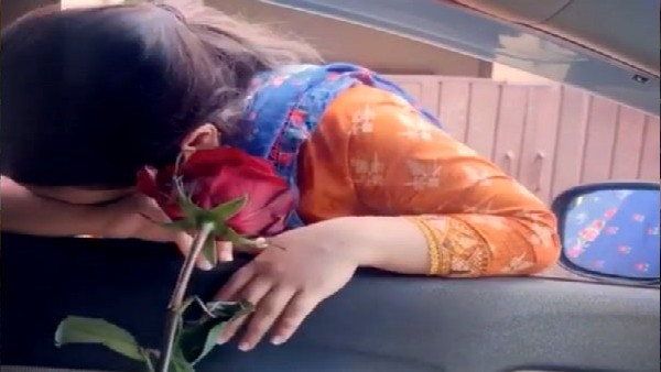 इनकी मोहब्बत खत्म नहीं हो पा रही है...