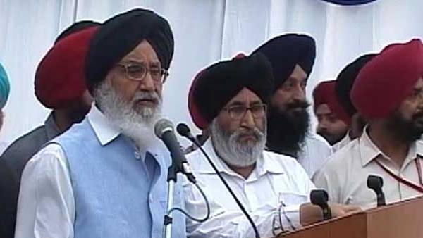 कैप्टन पर साधा निशाना कैप्टन पर साधा निशाना