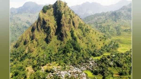 सोशल मीडिया पर हो रही इस अश्‍लील पहाड़ी की चर्चा 