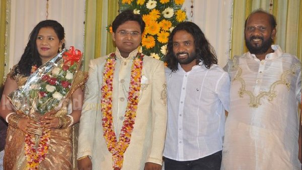 400 फिल्मों में 1,500 से अधिक गाने लिखे