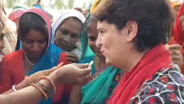 Priyanka Gandhi tried to woo women to participate in UP election