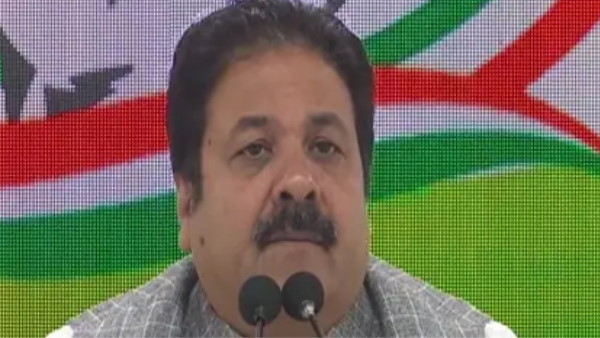 Congress hold protests outside in all districts of country against Lakhimpur Kheri violence Congress hold protests outside in all districts of country against Lakhimpur Kheri violence