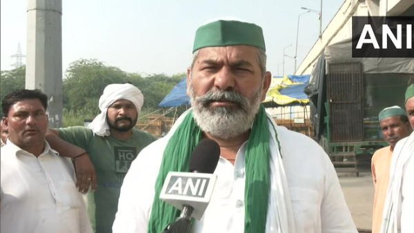 Police removed barricading from Ghazipur border tikait says we will go to Parliament to sell crops Police removed barricading from Ghazipur border tikait says we will go to Parliament to sell crops