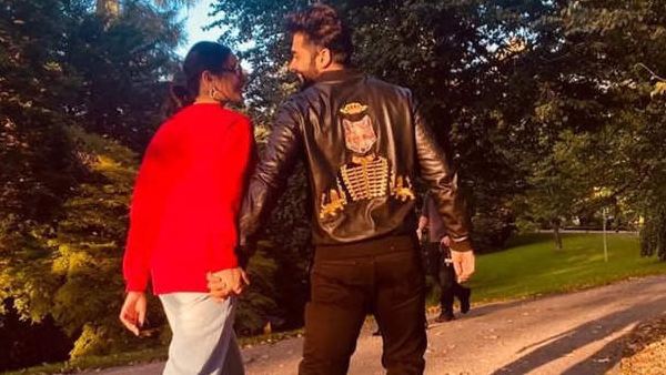 जैकी भगनानी को कर रहीं डेट जैकी भगनानी को कर रहीं डेट