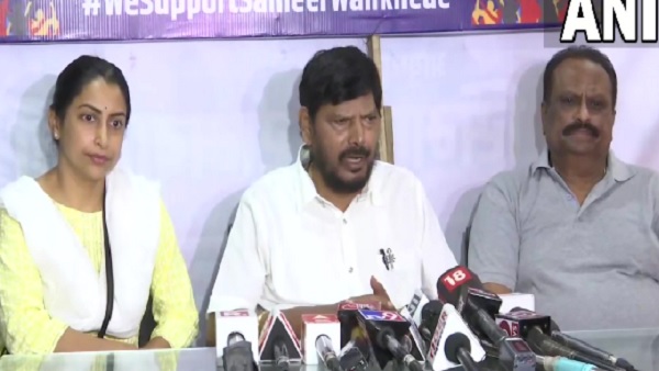 'रिपब्लिकन पार्टी पूरी ताकत से समीर वानखेड़े के पीछे रहेगी'