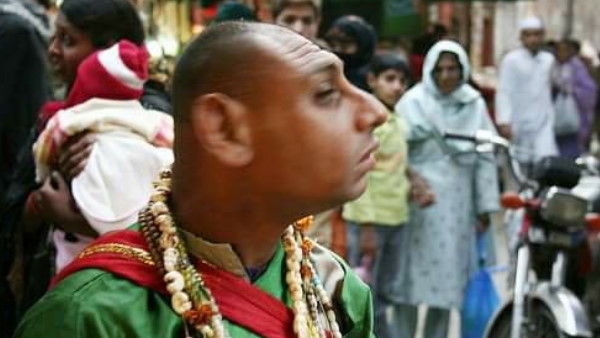 परंपरा के लिए बच्चों के साथ क्रूरता