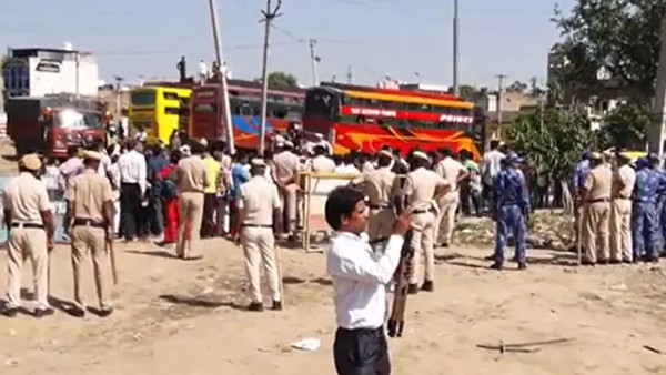 Namaz row in Gurgaon, Protesters on new prayer site Namaz row in Gurgaon, Protesters on new prayer site