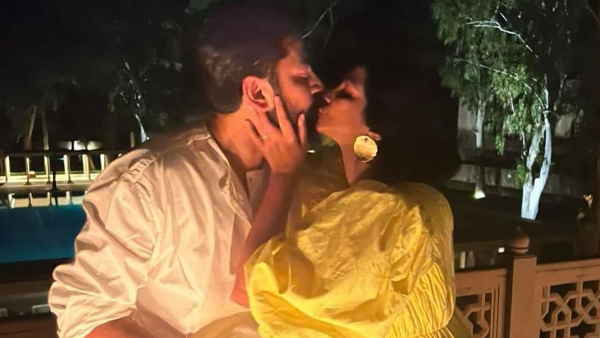  रिया ने करण बूलानी को किया ऐसा KISS वायरल हुई Photos