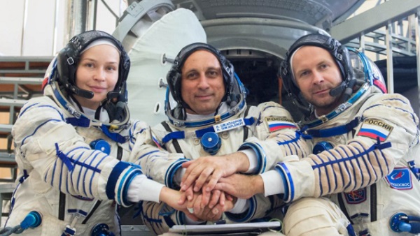 12 दिन अंतरिक्ष में रही फिल्म की टीम