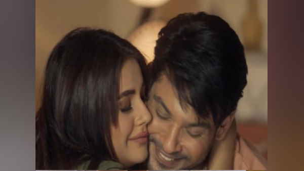 सिद्धार्थ के जन्मदिन पर उनके फैंस ने किया उन्हें याद