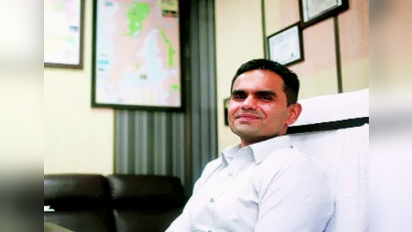 NCB Mumbai zonal director Sameer Wankhedes sister Yasmeen Wankhede filed a complaint against Maharashtra minister Nawab Malik