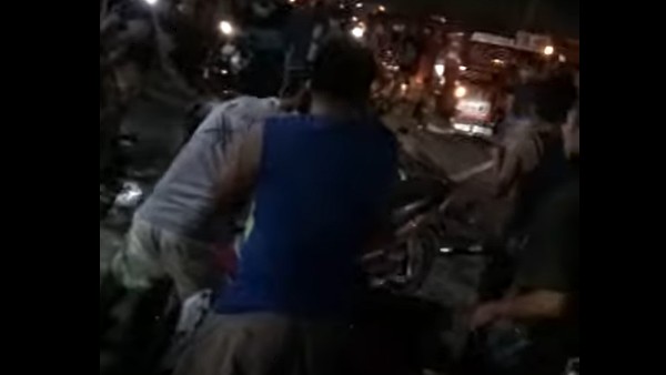 बाइक पर चढ़ा