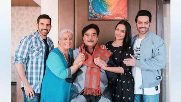 सोनाक्षी ने कहा मेरे पापा की चले तो मैं अविवाहित रह जाऊंगी 