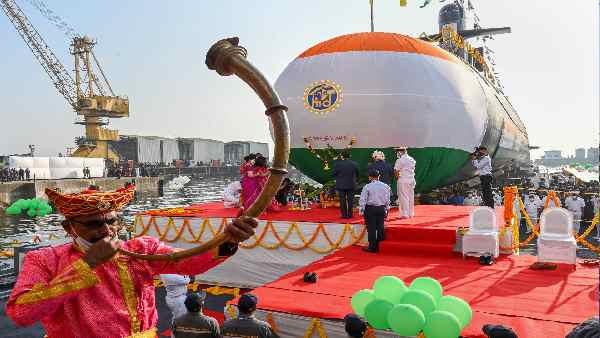 भारतीय नौसेना के बेड़े में दोनों तरह की पनडुब्बियां क्यों होंगी? भारतीय नौसेना के बेड़े में दोनों तरह की पनडुब्बियां क्यों होंगी?