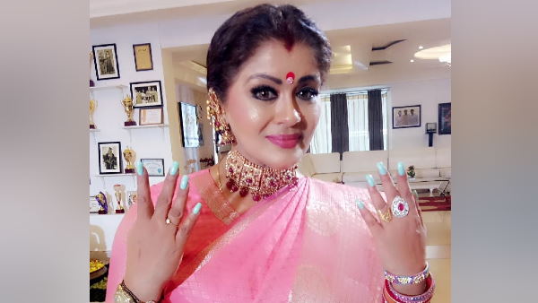 'वो चाहते हैं कि मैं कृत्रिम पैर निकालकर दिखाऊं'