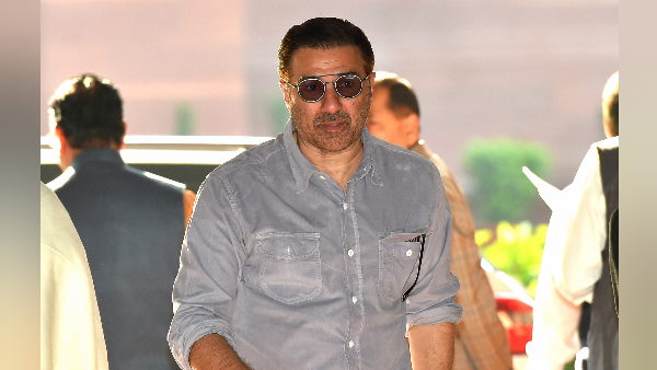 सनी देओल की पत्नी के पास 1.56 करोड़ रुपए की ज्वैलरी