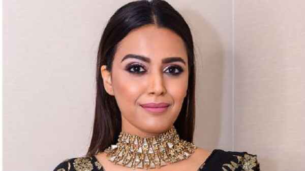 स्वरा ने ट्रोलर्स को कहा- हां मैं यही हूं.. स्वरा ने ट्रोलर्स को कहा- हां मैं यही हूं..