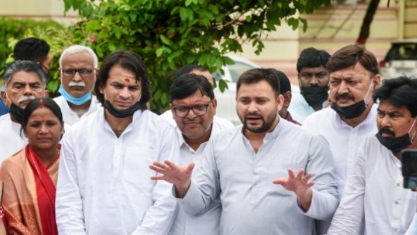 क्या तेज प्रताप भाई तेजस्वी पर निकाल रहे हैं कुंठा ? 