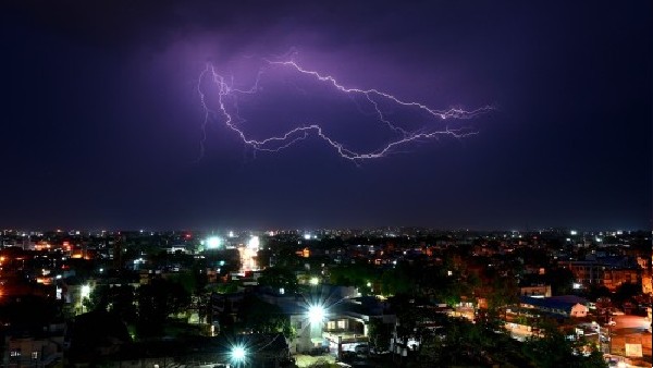 टैलिन बिजली के करंट से उबरा