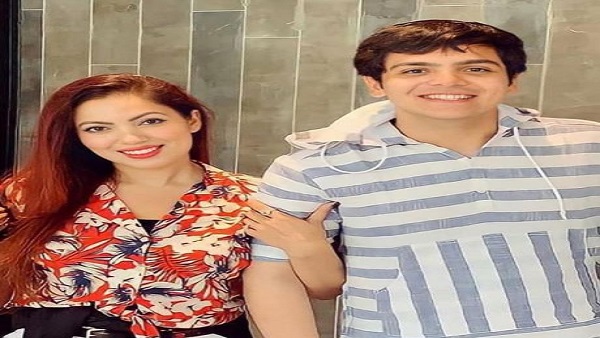 वायरल हो रही बबीता जी और टप्पू की तस्वीर वायरल हो रही बबीता जी और टप्पू की तस्वीर