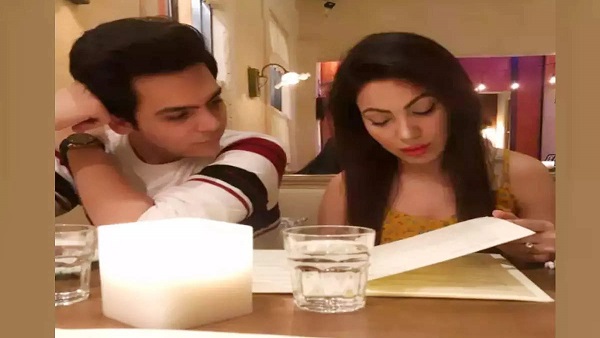 बाहों में बाहें डाले आ रहे हैं नजर बाहों में बाहें डाले आ रहे हैं नजर