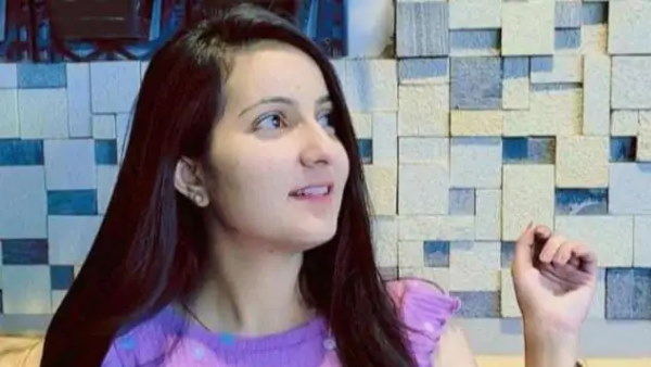 एक कागज पर 200 बार लिखा था 'आशीष लव वैशाली'