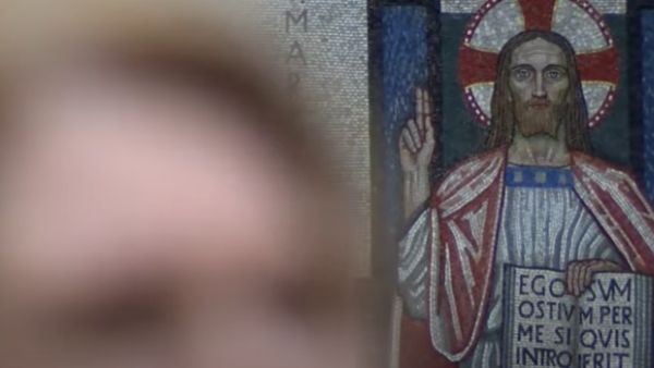 फ्रांस में रिपोर्ट के बाद सनसनी फ्रांस में रिपोर्ट के बाद सनसनी