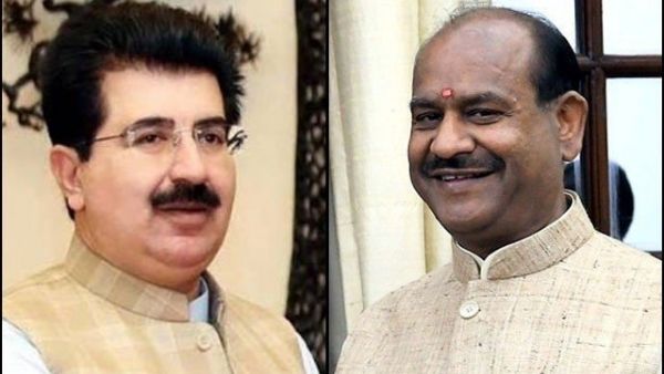 अगस्त में भेजा गया आमंत्रण अगस्त में भेजा गया आमंत्रण