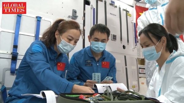 स्पेस स्टेशन बना रहा है चीन