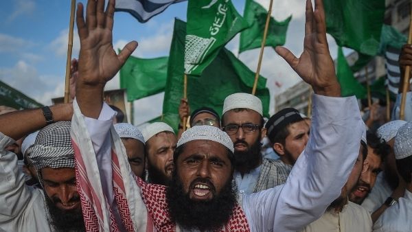 कट्टरपंथियों की दो मांगे