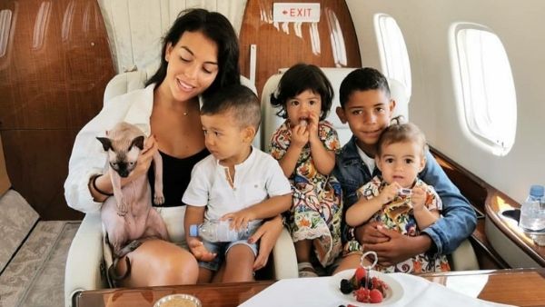 रोनाल्डो की गर्लफ्रेंड्स की लंबी लिस्ट रोनाल्डो की गर्लफ्रेंड्स की लंबी लिस्ट