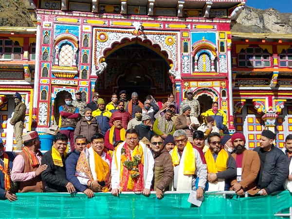 Uttarakhand CM Pushkar Singh Dhami prayers at Badrinath temple today, Know the situation of state