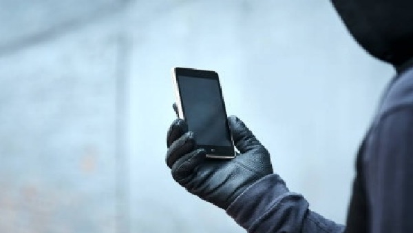 पुलिसकर्मी से मांगे 10 लाख रुपए, मुकदमा दर्ज