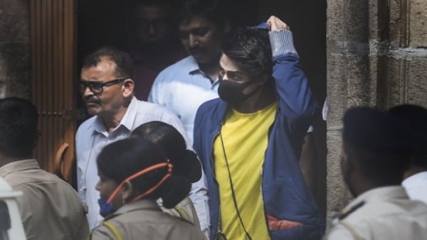 आर्यन को नियम के अंतर्गत ही ये सुविधा दी गई 