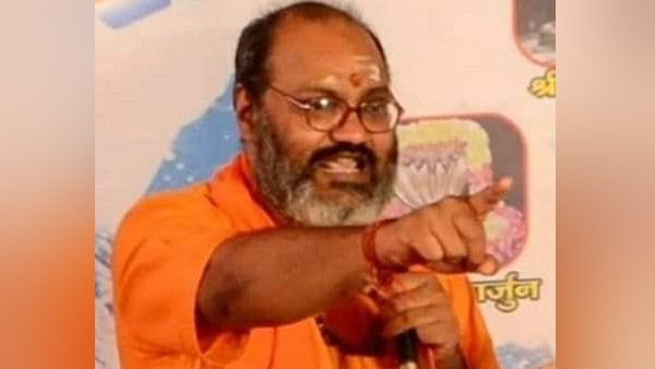 क्या समाजवादी पार्टी के भी मेंबर रहे हैं नरसिंहानंद?