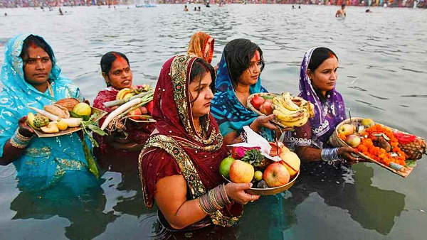 नोएडा में तैयार हुए घाट
