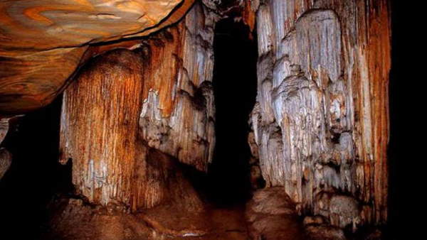 कैलाश और कोटुसमर गुफा