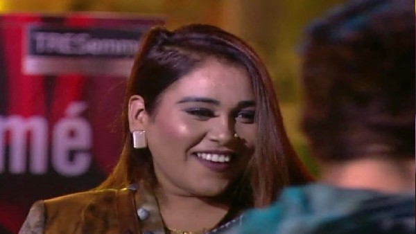 खुद को चाकू से मारने की कोशिश खुद को चाकू से मारने की कोशिश