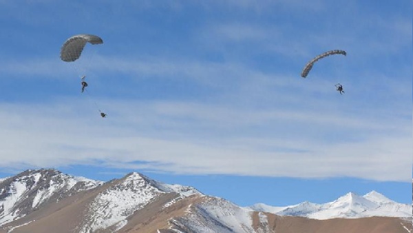 भारतीय सेना का हवाई अभ्यास शुरू