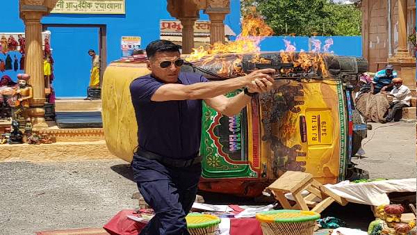 सिनेमाघरों में उमड़ पड़ी दर्शकों की भीड़