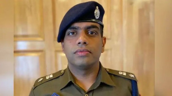 सोशल मीडिया पर जमकर हो रही संदीप की प्रशंसा सोशल मीडिया पर जमकर हो रही संदीप की प्रशंसा