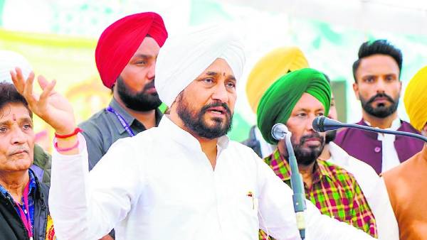 विपक्षी दलों ने साधा निशाना