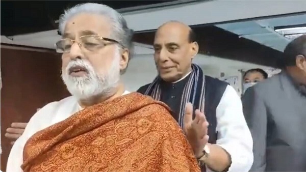 When Defence Minister Rajnath Singh Tapped on TMC MP Sudip Bandopadhya on his shoulders during an interview When Defence Minister Rajnath Singh Tapped on TMC MP Sudip Bandopadhya on his shoulders during an interview