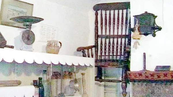 कुर्सी का मालिक थॉमस बस्बी था