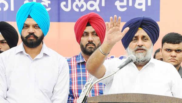 'छापेमारी कर दबाव डालना चाहती है केंद्र सरकार'