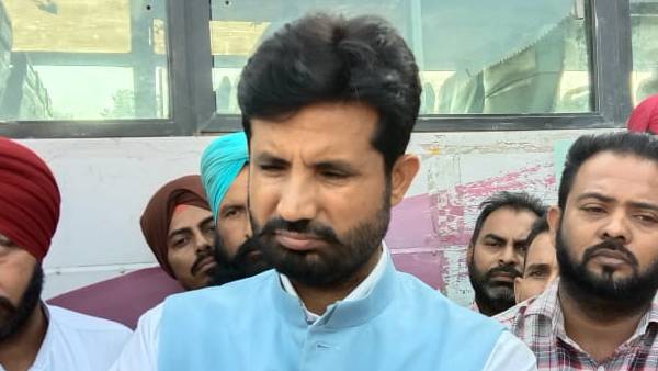 शहीद करतार सिंह के नाम पर एयरपोर्ट शहीद करतार सिंह के नाम पर एयरपोर्ट